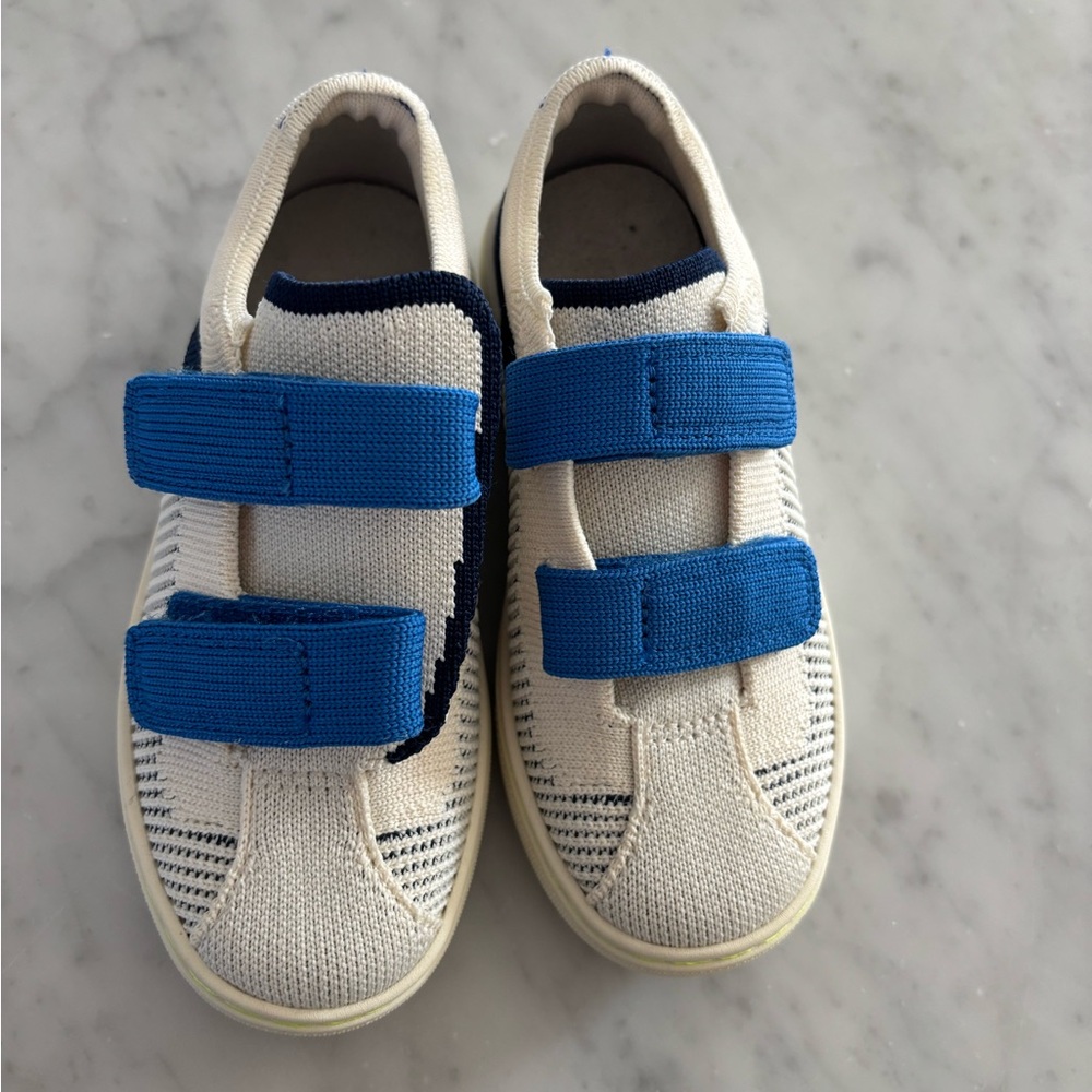 New Rothy’s Kids Cream and Blue Velcro Sneaker